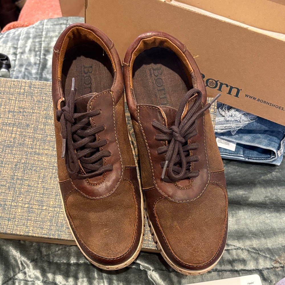 Born Dark Brown Oxfords with Tan Soles - Picture 2 of 7